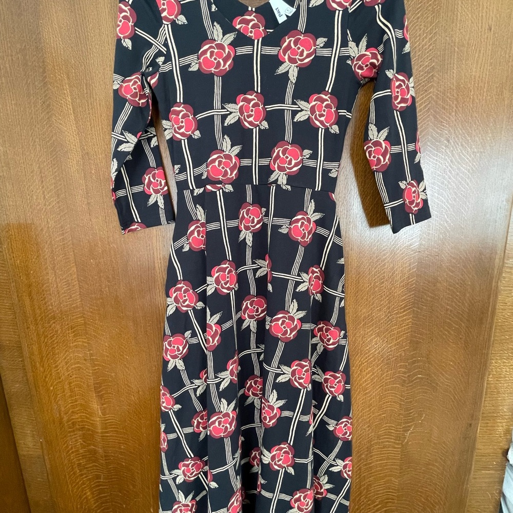 Pact Fit And Flare Party Party Dress Floral Patterned Fabric in Black and Red - Picture 2 of 10